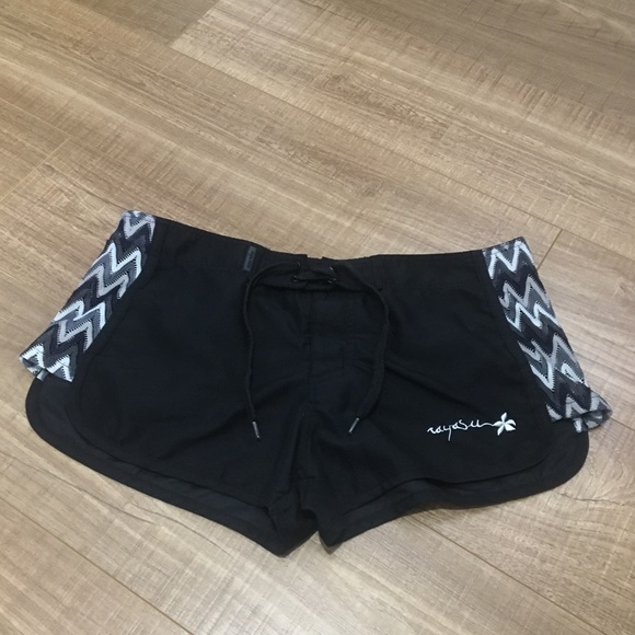 Beach/Swim shorts size M - Picture 2 of 11